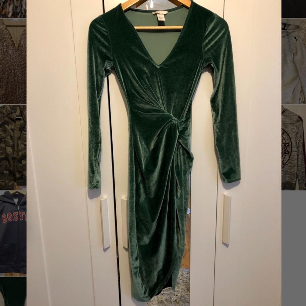 Green Long Sleeve V-neck Velvet Knot Dress